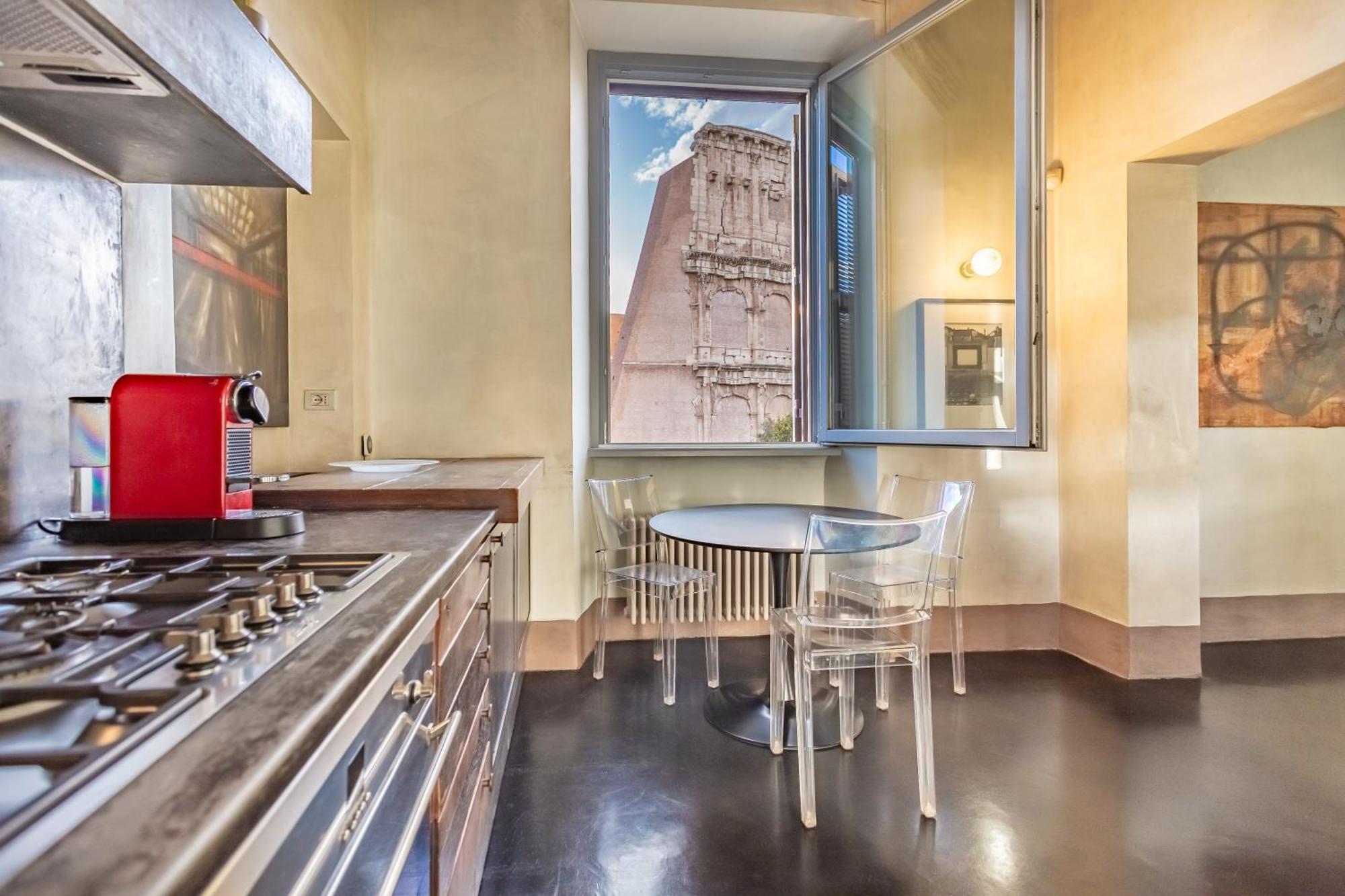 Iconic Apartment With Unique Colosseum View Рим Экстерьер фото