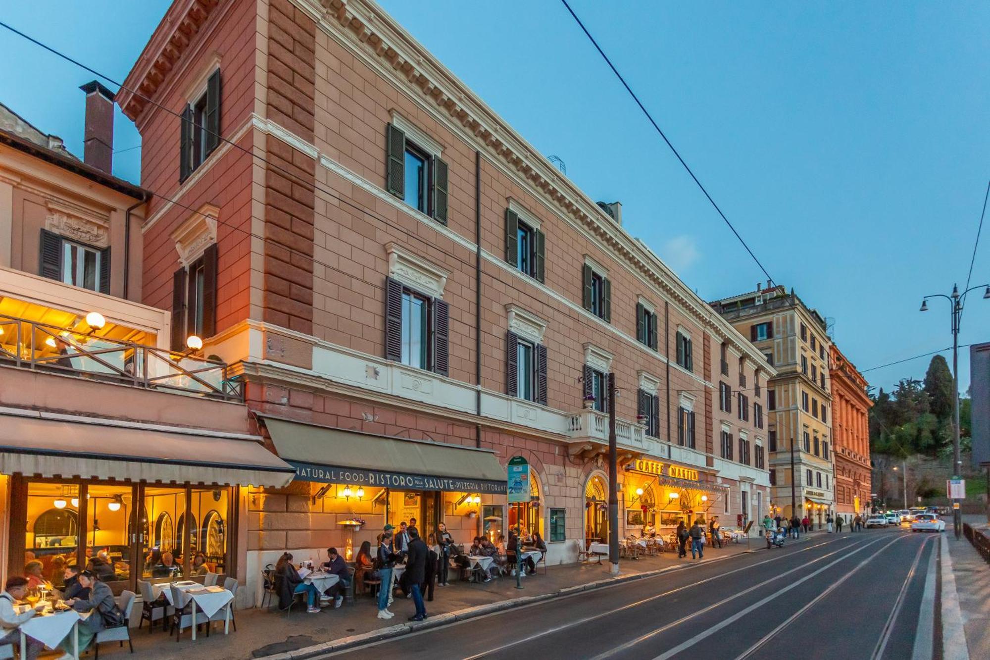 Iconic Apartment With Unique Colosseum View Рим Экстерьер фото