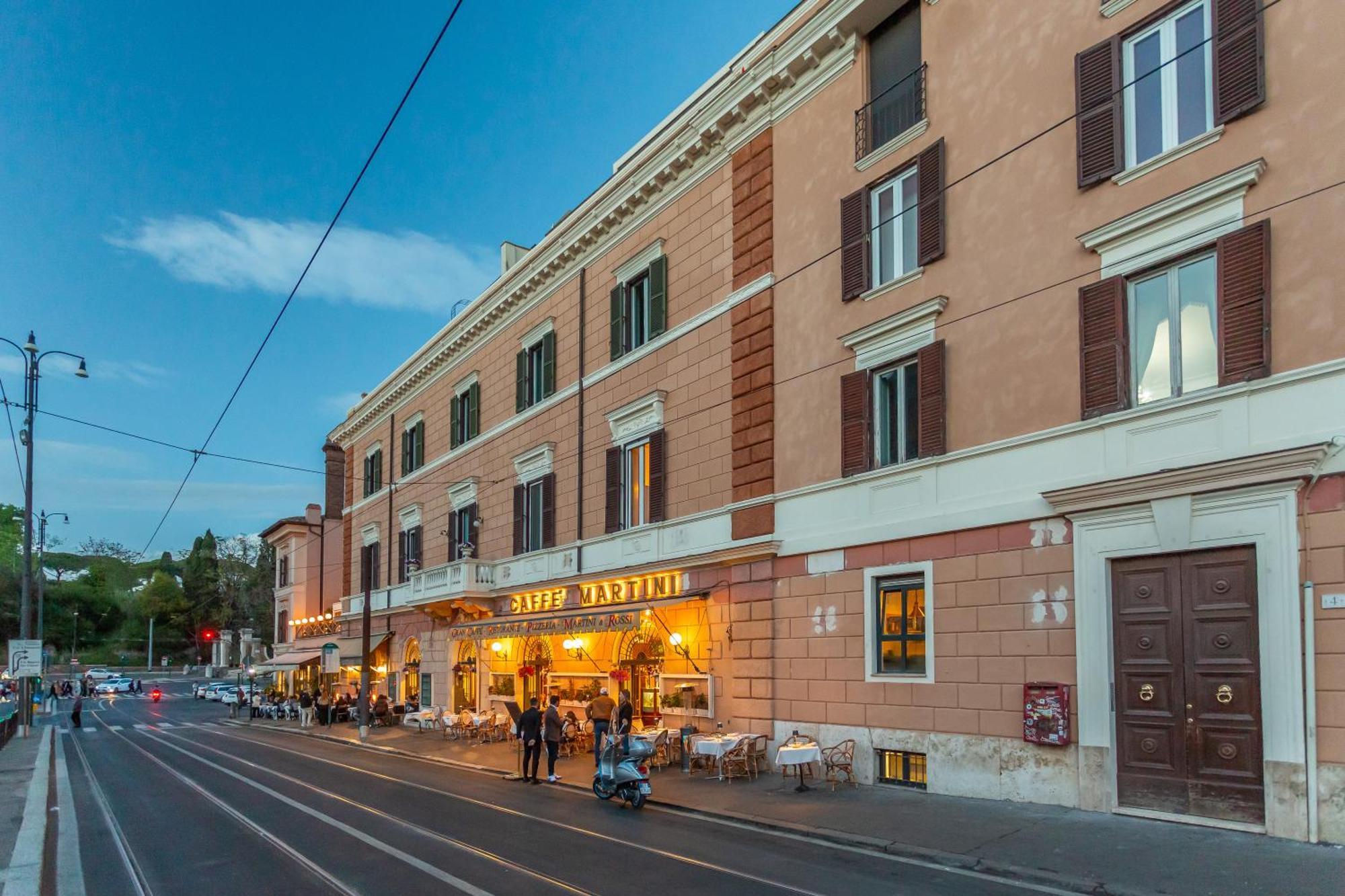 Iconic Apartment With Unique Colosseum View Рим Экстерьер фото