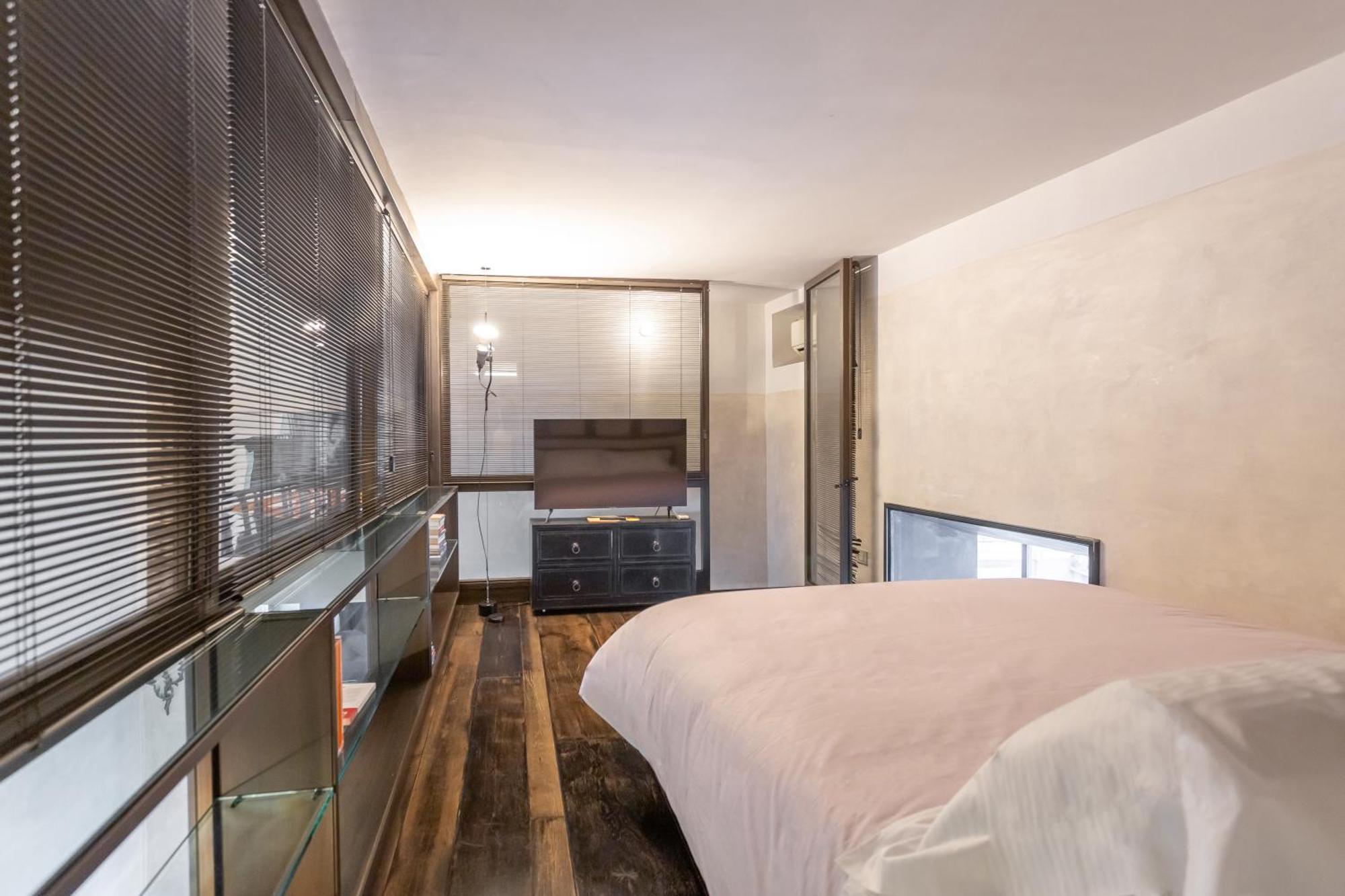 Iconic Apartment With Unique Colosseum View Рим Экстерьер фото